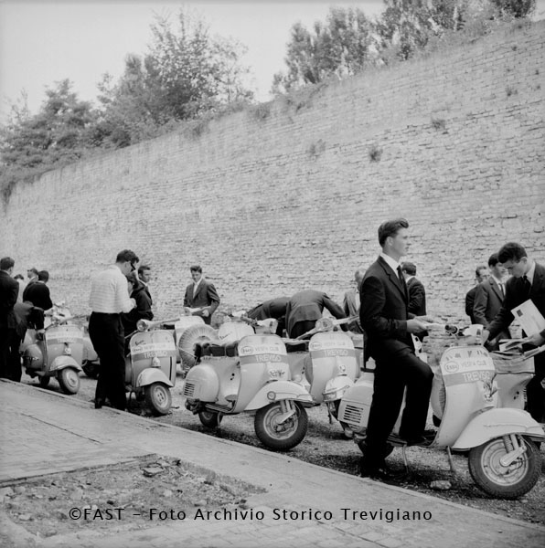 Treviso, raduno nazionale del Vespa Club del 1964